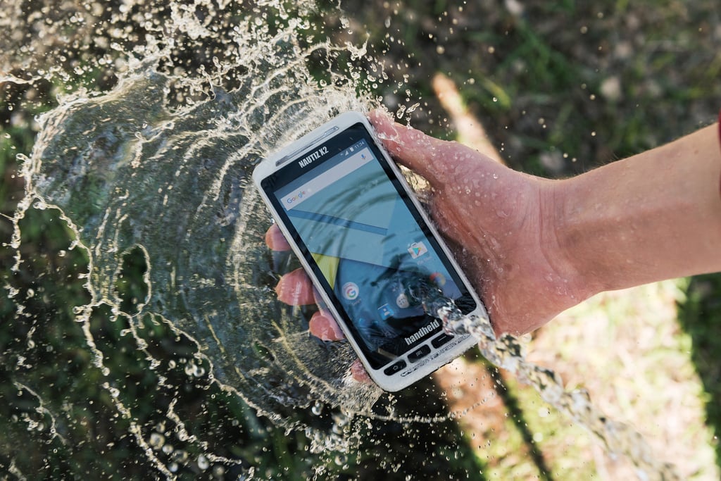 Nautiz-X2-handheld-IP65-water-Android-6.jpg